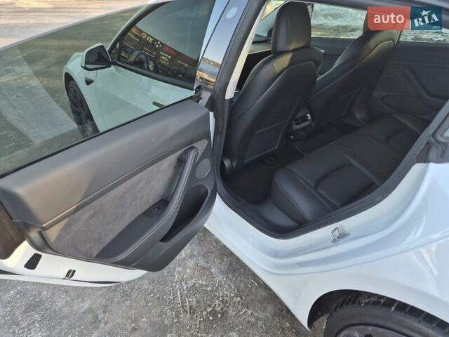 Білий Тесла Модель 3, об'ємом двигуна 0 л та пробігом 44 тис. км за 24900 $, фото 15 на Automoto.ua