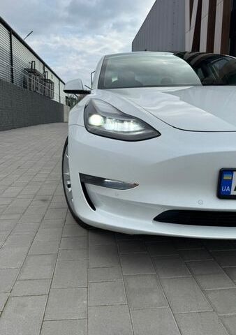 Белый Тесла Модель 3, объемом двигателя 0 л и пробегом 130 тыс. км за 18499 $, фото 21 на Automoto.ua