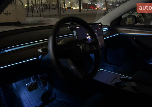 Білий Тесла Модель 3, об'ємом двигуна 0 л та пробігом 74 тис. км за 21800 $, фото 11 на Automoto.ua