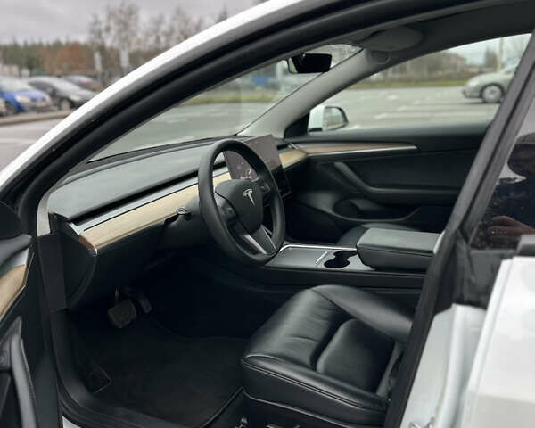 Белый Тесла Модель 3, объемом двигателя 0 л и пробегом 109 тыс. км за 16900 $, фото 14 на Automoto.ua