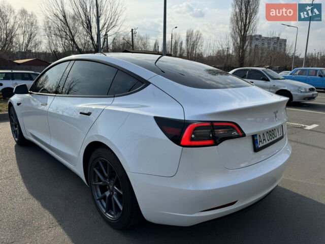 Белый Тесла Модель 3, объемом двигателя 0 л и пробегом 85 тыс. км за 24999 $, фото 4 на Automoto.ua