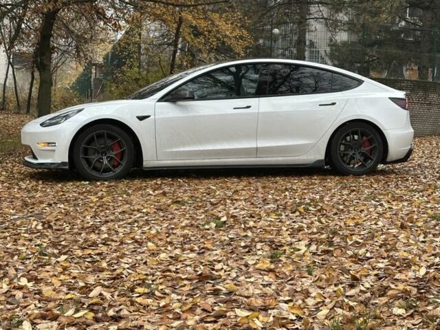 Белый Тесла Модель 3, объемом двигателя 0 л и пробегом 53 тыс. км за 22500 $, фото 4 на Automoto.ua