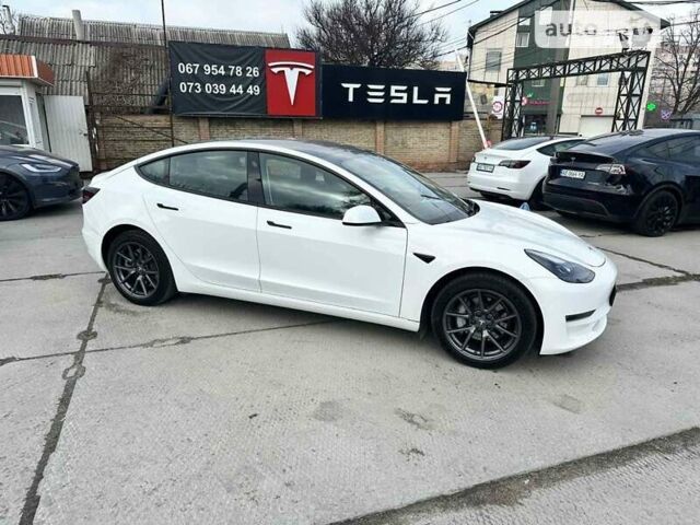 Белый Тесла Модель 3, объемом двигателя 0 л и пробегом 15 тыс. км за 28000 $, фото 4 на Automoto.ua