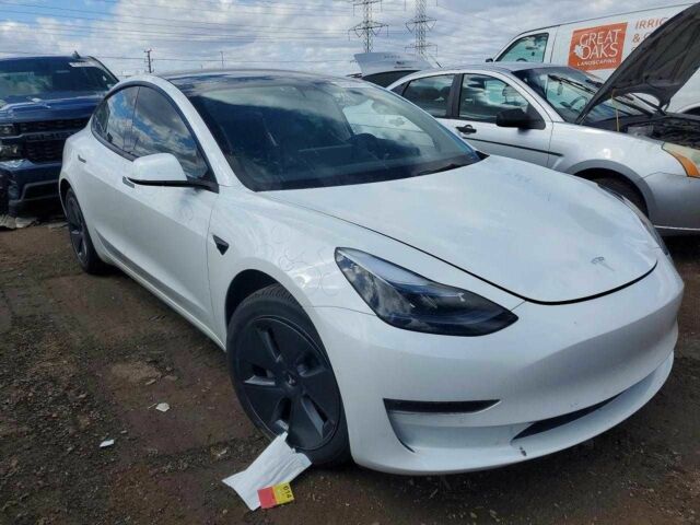 Белый Тесла Модель 3, объемом двигателя 0 л и пробегом 83 тыс. км за 7500 $, фото 3 на Automoto.ua
