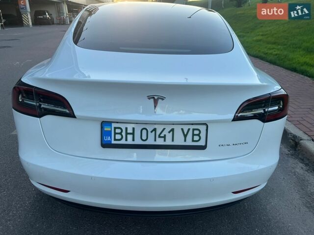Білий Тесла Модель 3, об'ємом двигуна 0 л та пробігом 122 тис. км за 18500 $, фото 10 на Automoto.ua