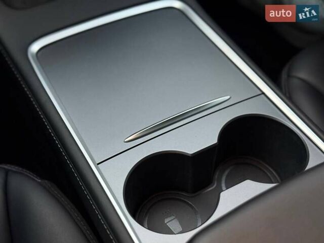 Белый Тесла Модель 3, объемом двигателя 0 л и пробегом 70 тыс. км за 22600 $, фото 44 на Automoto.ua