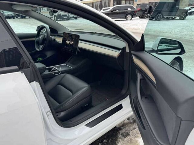 Белый Тесла Модель 3, объемом двигателя 0 л и пробегом 50 тыс. км за 14500 $, фото 10 на Automoto.ua