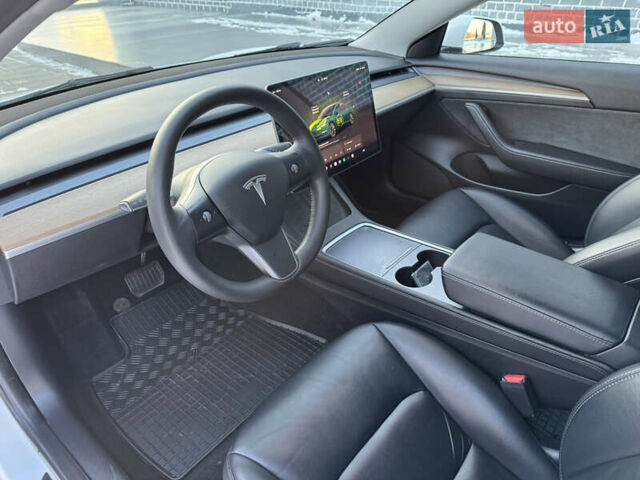 Білий Тесла Модель 3, об'ємом двигуна 0 л та пробігом 129 тис. км за 21999 $, фото 16 на Automoto.ua