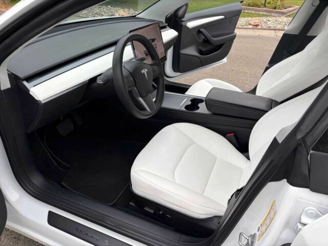 Білий Тесла Модель 3, об'ємом двигуна 0 л та пробігом 12 тис. км за 9000 $, фото 10 на Automoto.ua