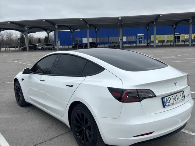 Білий Тесла Модель 3, об'ємом двигуна 0 л та пробігом 76 тис. км за 16700 $, фото 4 на Automoto.ua