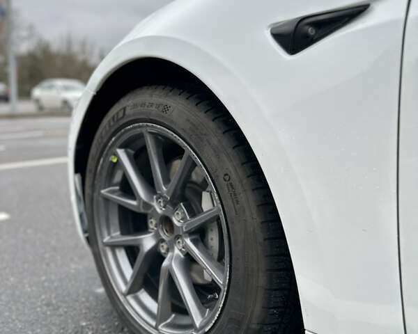 Белый Тесла Модель 3, объемом двигателя 0 л и пробегом 109 тыс. км за 16900 $, фото 9 на Automoto.ua