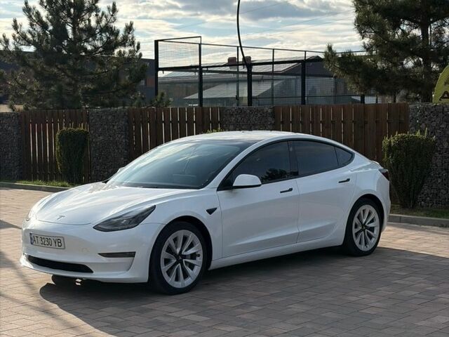 Белый Тесла Модель 3, объемом двигателя 0 л и пробегом 83 тыс. км за 20200 $, фото 7 на Automoto.ua