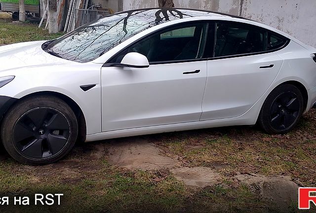 Белый Тесла Модель 3, объемом двигателя 0 л и пробегом 47 тыс. км за 18500 $, фото 2 на Automoto.ua