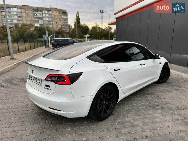 Белый Тесла Модель 3, объемом двигателя 0 л и пробегом 70 тыс. км за 21800 $, фото 17 на Automoto.ua