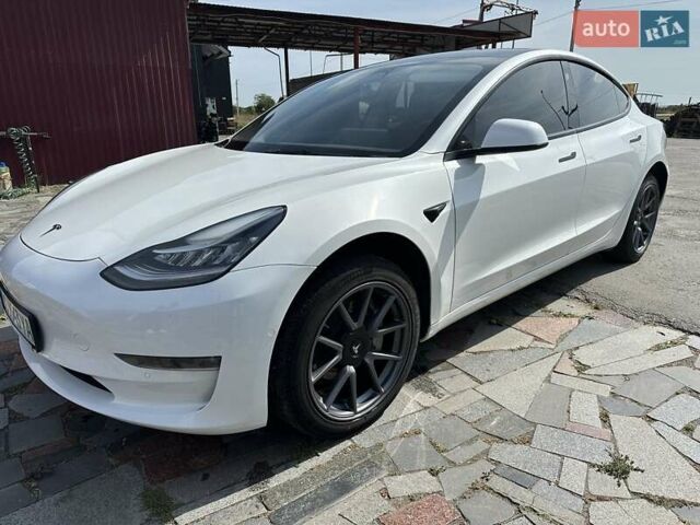 Білий Тесла Модель 3, об'ємом двигуна 0 л та пробігом 79 тис. км за 22500 $, фото 3 на Automoto.ua