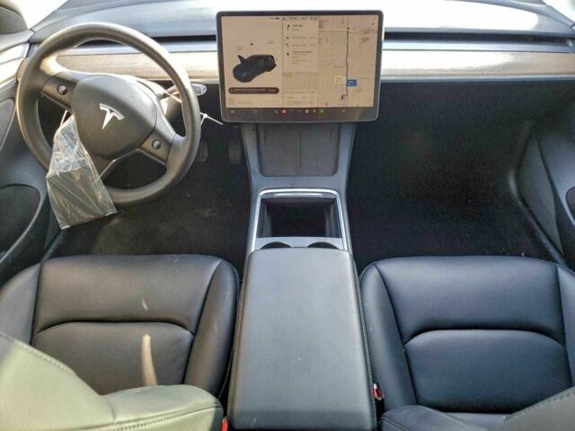 Белый Тесла Модель 3, объемом двигателя 0 л и пробегом 70 тыс. км за 5500 $, фото 7 на Automoto.ua