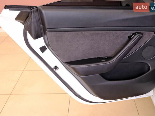 Білий Тесла Модель 3, об'ємом двигуна 0 л та пробігом 60 тис. км за 22900 $, фото 29 на Automoto.ua