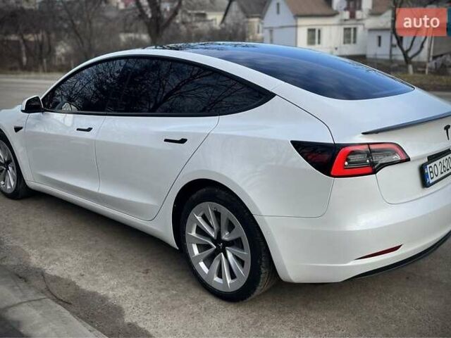 Білий Тесла Модель 3, об'ємом двигуна 0 л та пробігом 47 тис. км за 21500 $, фото 5 на Automoto.ua