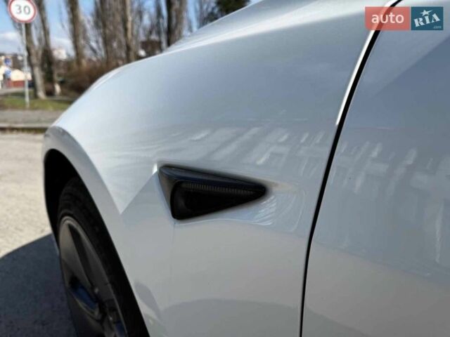 Білий Тесла Модель 3, об'ємом двигуна 0 л та пробігом 55 тис. км за 22840 $, фото 13 на Automoto.ua