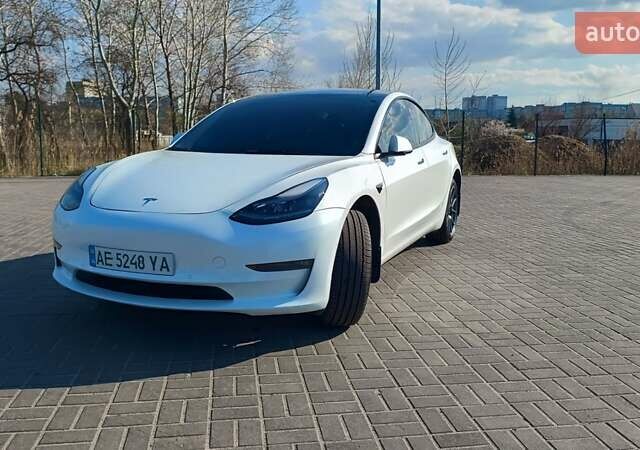 Білий Тесла Модель 3, об'ємом двигуна 0 л та пробігом 14 тис. км за 27200 $, фото 1 на Automoto.ua