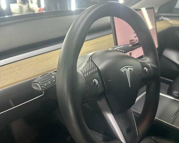 Белый Тесла Модель 3, объемом двигателя 0 л и пробегом 125 тыс. км за 22000 $, фото 19 на Automoto.ua