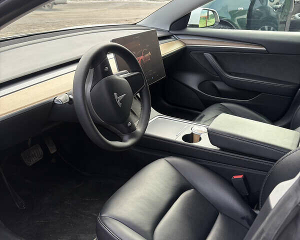 Білий Тесла Модель 3, об'ємом двигуна 0 л та пробігом 58 тис. км за 21000 $, фото 7 на Automoto.ua