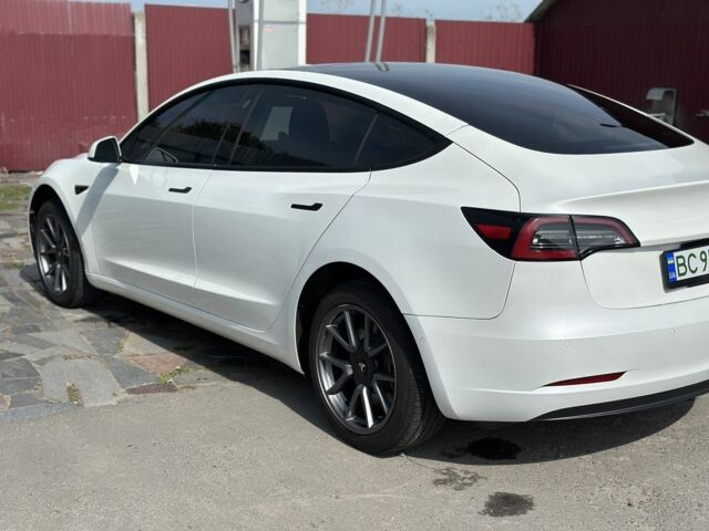 Білий Тесла Модель 3, об'ємом двигуна 0 л та пробігом 80 тис. км за 21500 $, фото 1 на Automoto.ua