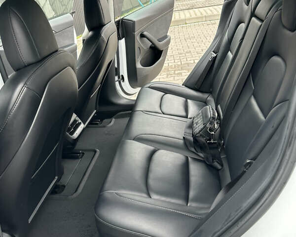Білий Тесла Модель 3, об'ємом двигуна 0 л та пробігом 120 тис. км за 15900 $, фото 14 на Automoto.ua