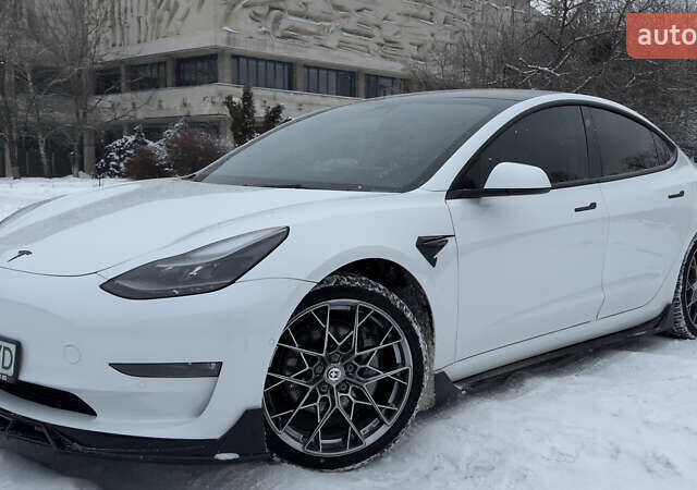 Білий Тесла Модель 3, об'ємом двигуна 0 л та пробігом 74 тис. км за 21800 $, фото 8 на Automoto.ua