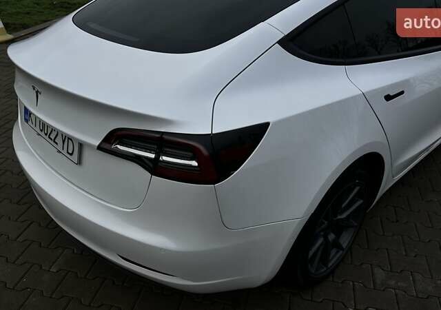Белый Тесла Модель 3, объемом двигателя 0 л и пробегом 48 тыс. км за 22000 $, фото 7 на Automoto.ua