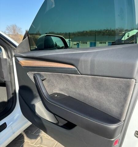 Білий Тесла Модель 3, об'ємом двигуна 0 л та пробігом 88 тис. км за 22500 $, фото 27 на Automoto.ua