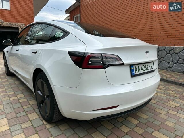 Белый Тесла Модель 3, объемом двигателя 0 л и пробегом 62 тыс. км за 22800 $, фото 5 на Automoto.ua