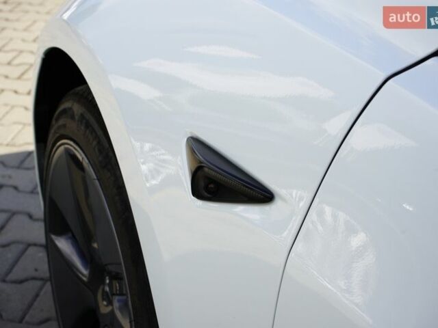 Білий Тесла Модель 3, об'ємом двигуна 0 л та пробігом 33 тис. км за 19499 $, фото 9 на Automoto.ua
