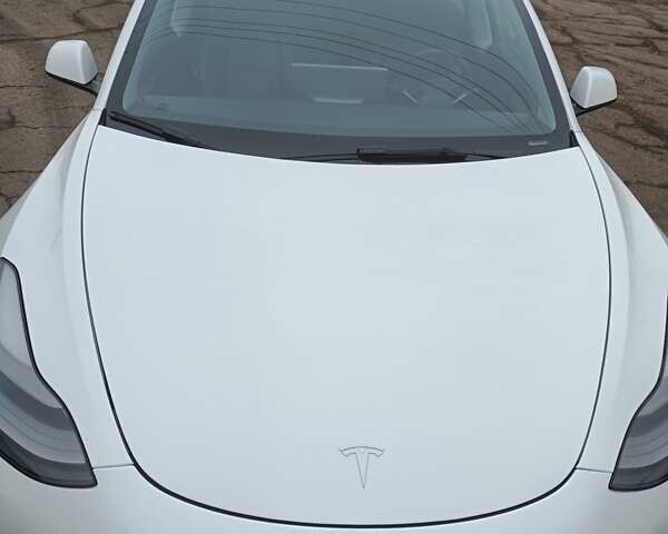 Белый Тесла Модель 3, объемом двигателя 0 л и пробегом 79 тыс. км за 18999 $, фото 12 на Automoto.ua