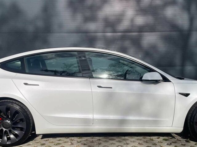 Белый Тесла Модель 3, объемом двигателя 0 л и пробегом 45 тыс. км за 16500 $, фото 5 на Automoto.ua