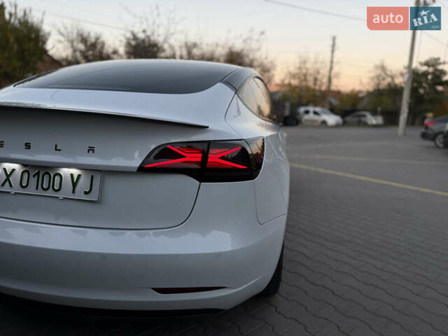 Білий Тесла Модель 3, об'ємом двигуна 0 л та пробігом 12 тис. км за 23700 $, фото 3 на Automoto.ua