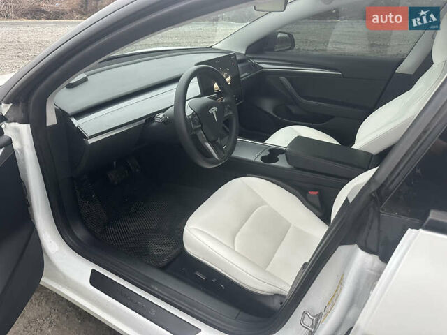 Белый Тесла Модель 3, объемом двигателя 0 л и пробегом 59 тыс. км за 22000 $, фото 9 на Automoto.ua