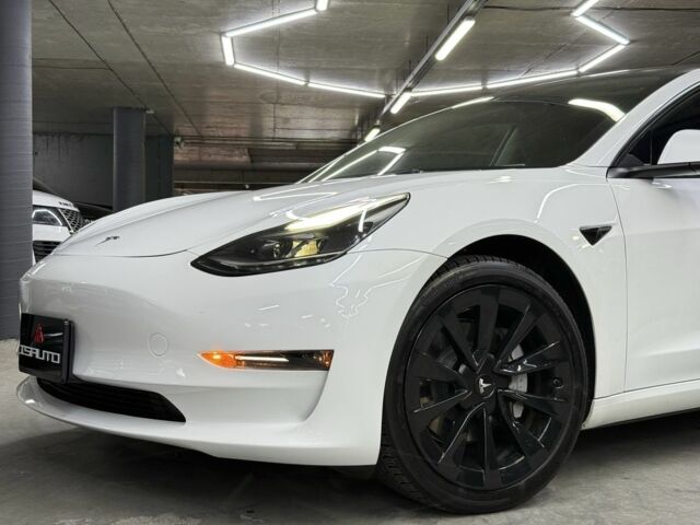 Белый Тесла Модель 3, объемом двигателя 0 л и пробегом 76 тыс. км за 22900 $, фото 7 на Automoto.ua