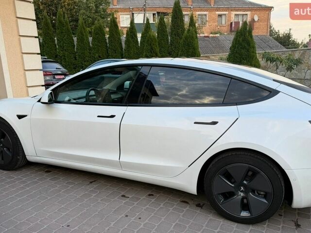 Белый Тесла Модель 3, объемом двигателя 0 л и пробегом 99 тыс. км за 23500 $, фото 6 на Automoto.ua