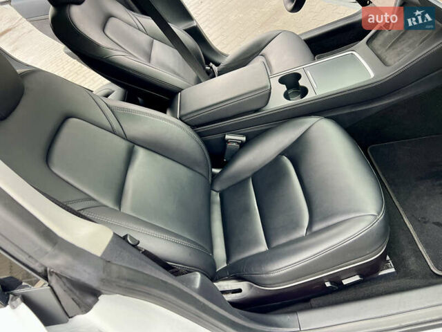 Білий Тесла Модель 3, об'ємом двигуна 0 л та пробігом 5 тис. км за 22500 $, фото 30 на Automoto.ua