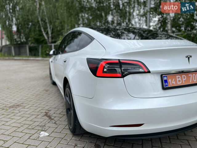 Білий Тесла Модель 3, об'ємом двигуна 0 л та пробігом 76 тис. км за 20500 $, фото 19 на Automoto.ua