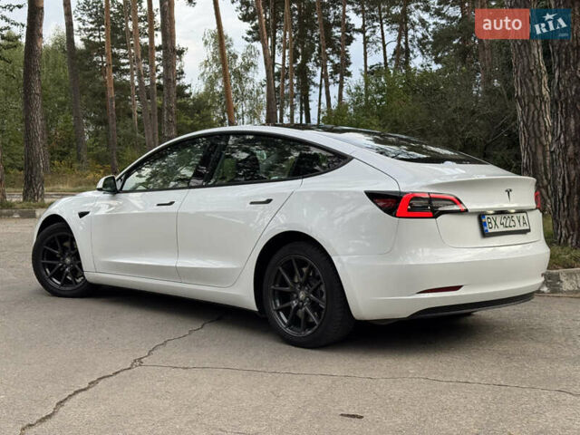 Белый Тесла Модель 3, объемом двигателя 0 л и пробегом 75 тыс. км за 19500 $, фото 5 на Automoto.ua