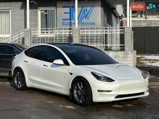 Білий Тесла Модель 3, об'ємом двигуна 0 л та пробігом 36 тис. км за 23500 $, фото 1 на Automoto.ua