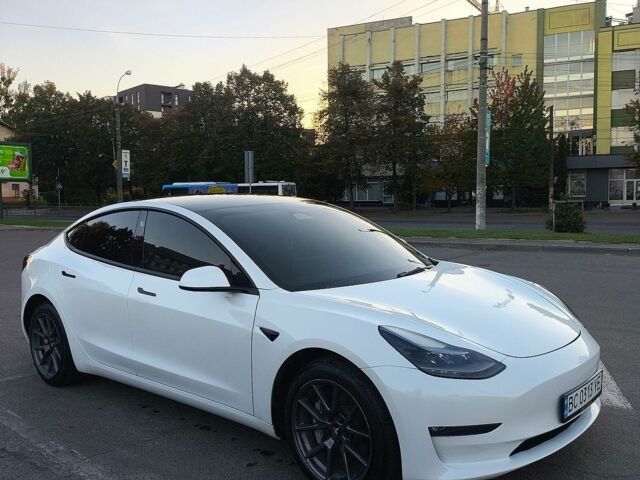 Білий Тесла Модель 3, об'ємом двигуна 0 л та пробігом 64 тис. км за 19000 $, фото 2 на Automoto.ua