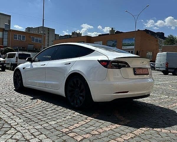 Белый Тесла Модель 3, объемом двигателя 0 л и пробегом 42 тыс. км за 18000 $, фото 3 на Automoto.ua