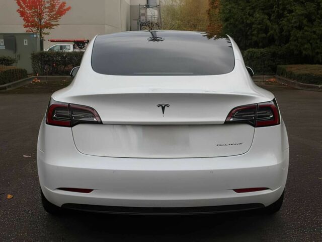Белый Тесла Модель 3, объемом двигателя 0 л и пробегом 29 тыс. км за 9100 $, фото 5 на Automoto.ua