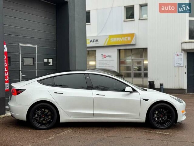 Білий Тесла Модель 3, об'ємом двигуна 0 л та пробігом 117 тис. км за 20999 $, фото 10 на Automoto.ua