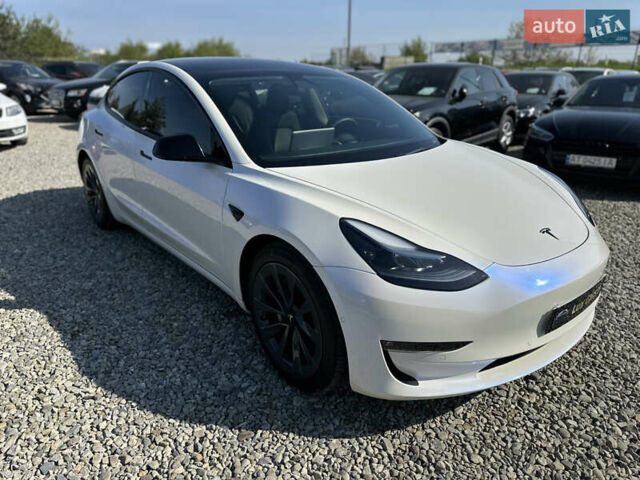 Белый Тесла Модель 3, объемом двигателя 0 л и пробегом 94 тыс. км за 22000 $, фото 1 на Automoto.ua