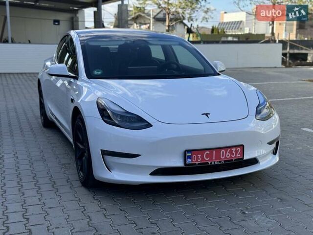 Белый Тесла Модель 3, объемом двигателя 0 л и пробегом 105 тыс. км за 21999 $, фото 29 на Automoto.ua