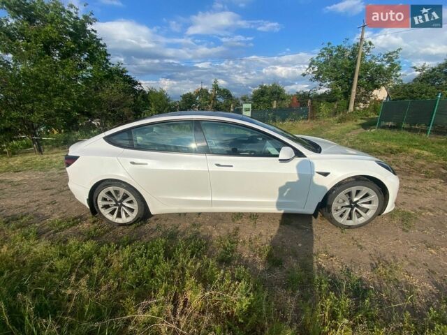 Білий Тесла Модель 3, об'ємом двигуна 0 л та пробігом 37 тис. км за 26900 $, фото 3 на Automoto.ua